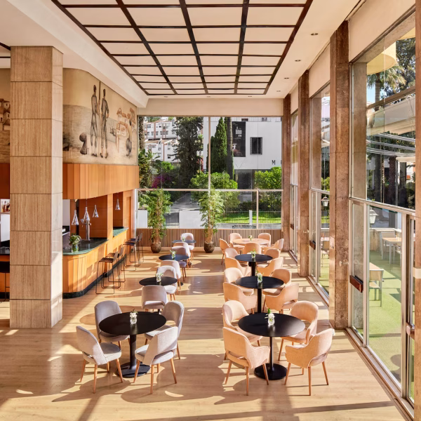 NH_Luz_Huelva_Bar_Restaurant_City_View_Natural_Light_Tables_Chairs_Overview_Horizontal_Shoot