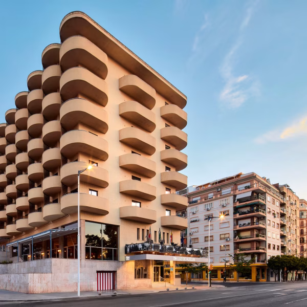 NH_Luz_Huelva_Facade_Daylight_Natural_Light_Lateral_Shoot